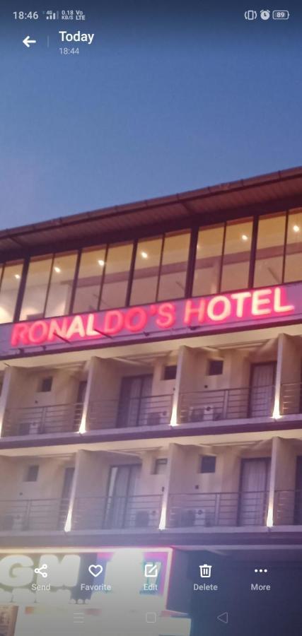 Ronaldos Old Goa Hotel Panadzsi Kültér fotó